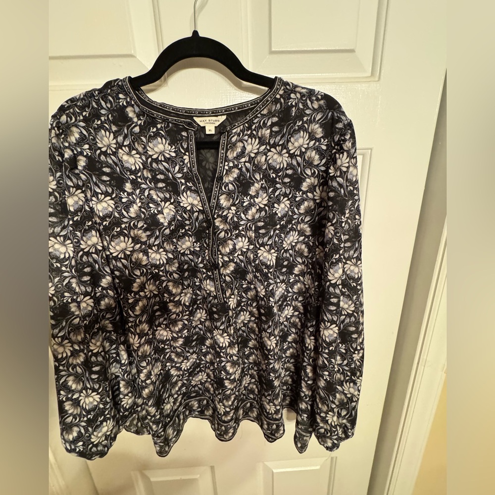 Max Studio Black and White Floral Top